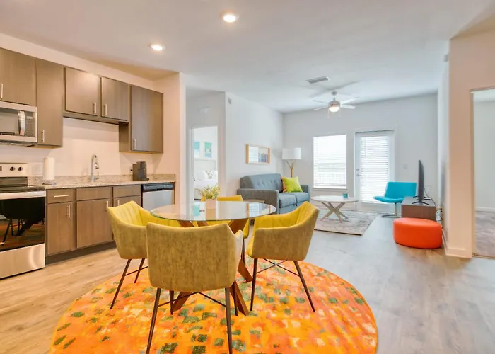 Grand Two Bedroom Two Bathroom Apartment With Balcony